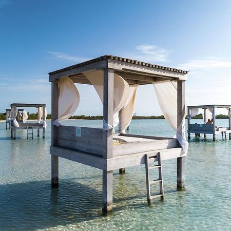 Mahogany Bay Resort And Beach Club, Curio Collection Сан Педро Екстериор снимка