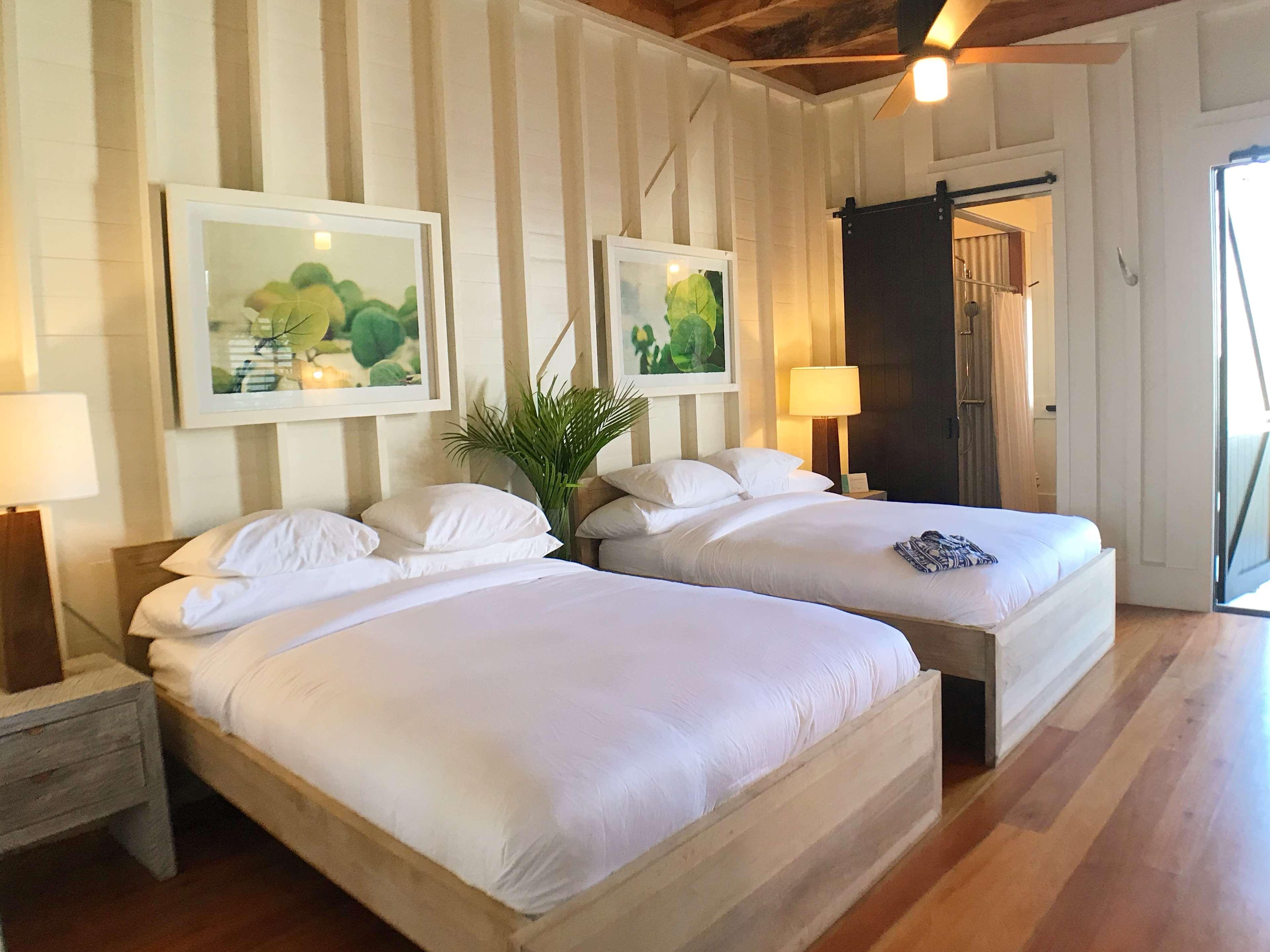 Mahogany Bay Resort And Beach Club, Curio Collection Сан Педро Екстериор снимка