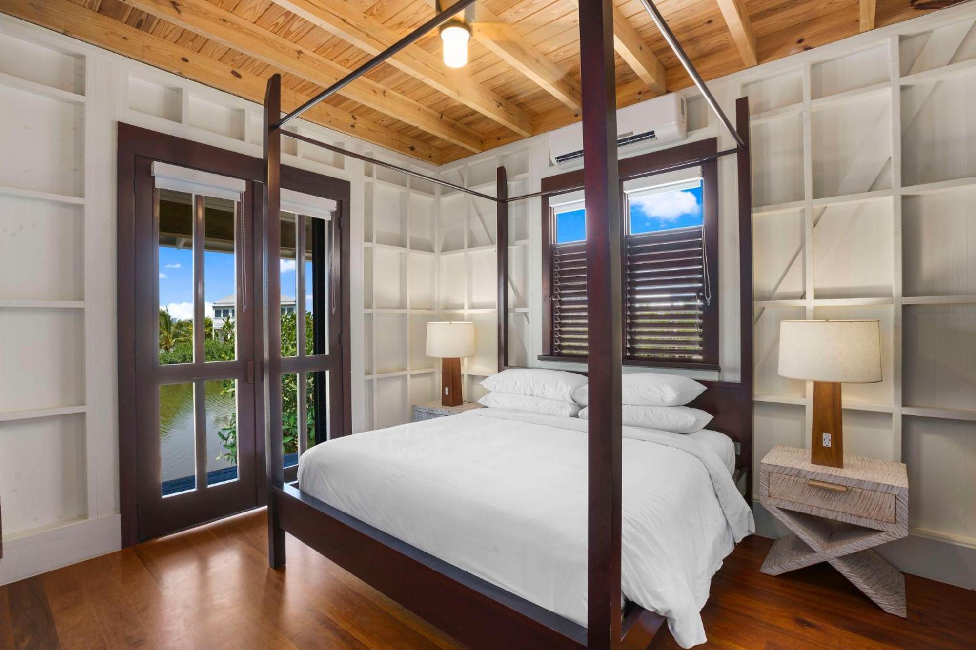 Mahogany Bay Resort And Beach Club, Curio Collection Сан Педро Екстериор снимка