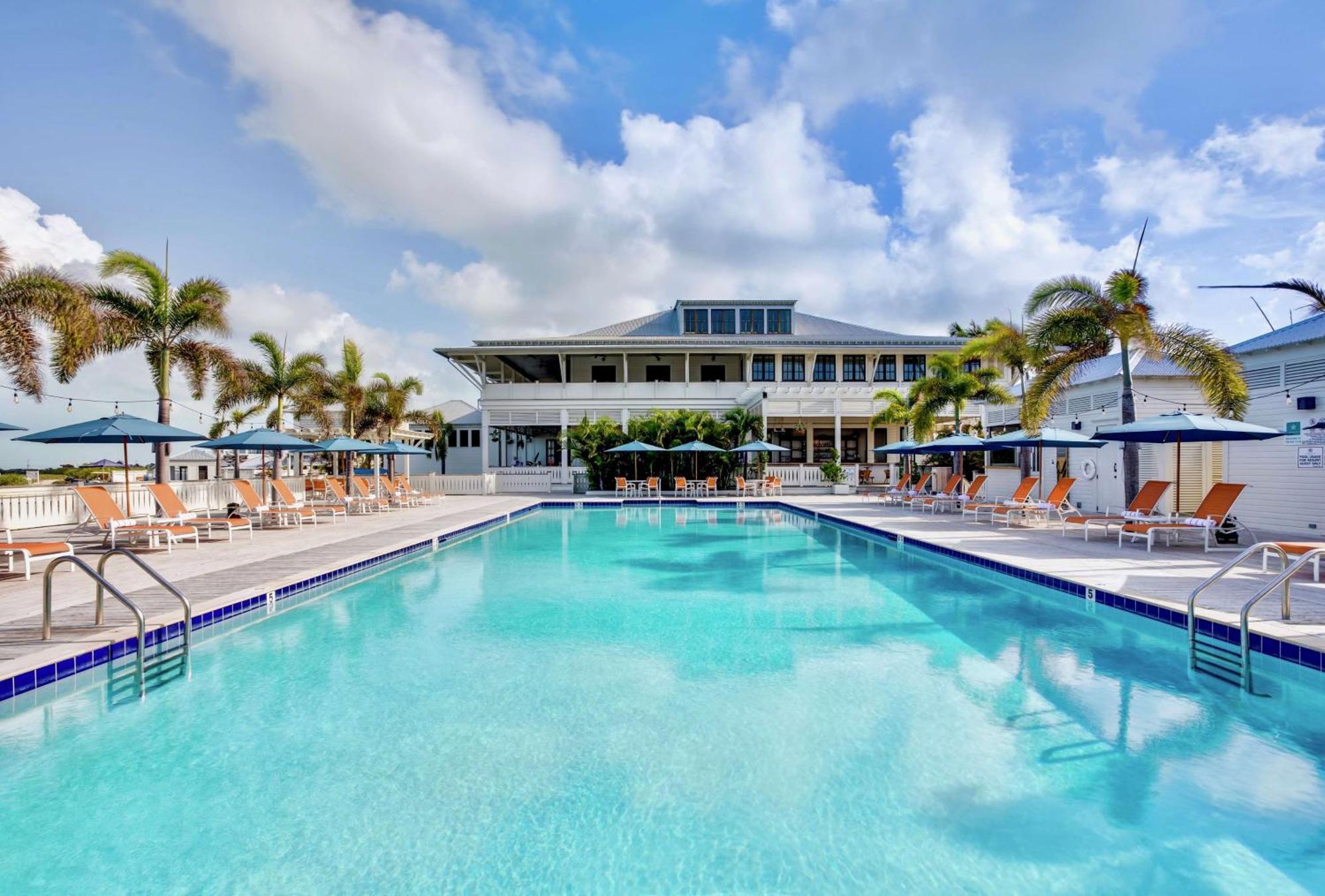Mahogany Bay Resort And Beach Club, Curio Collection Сан Педро Екстериор снимка