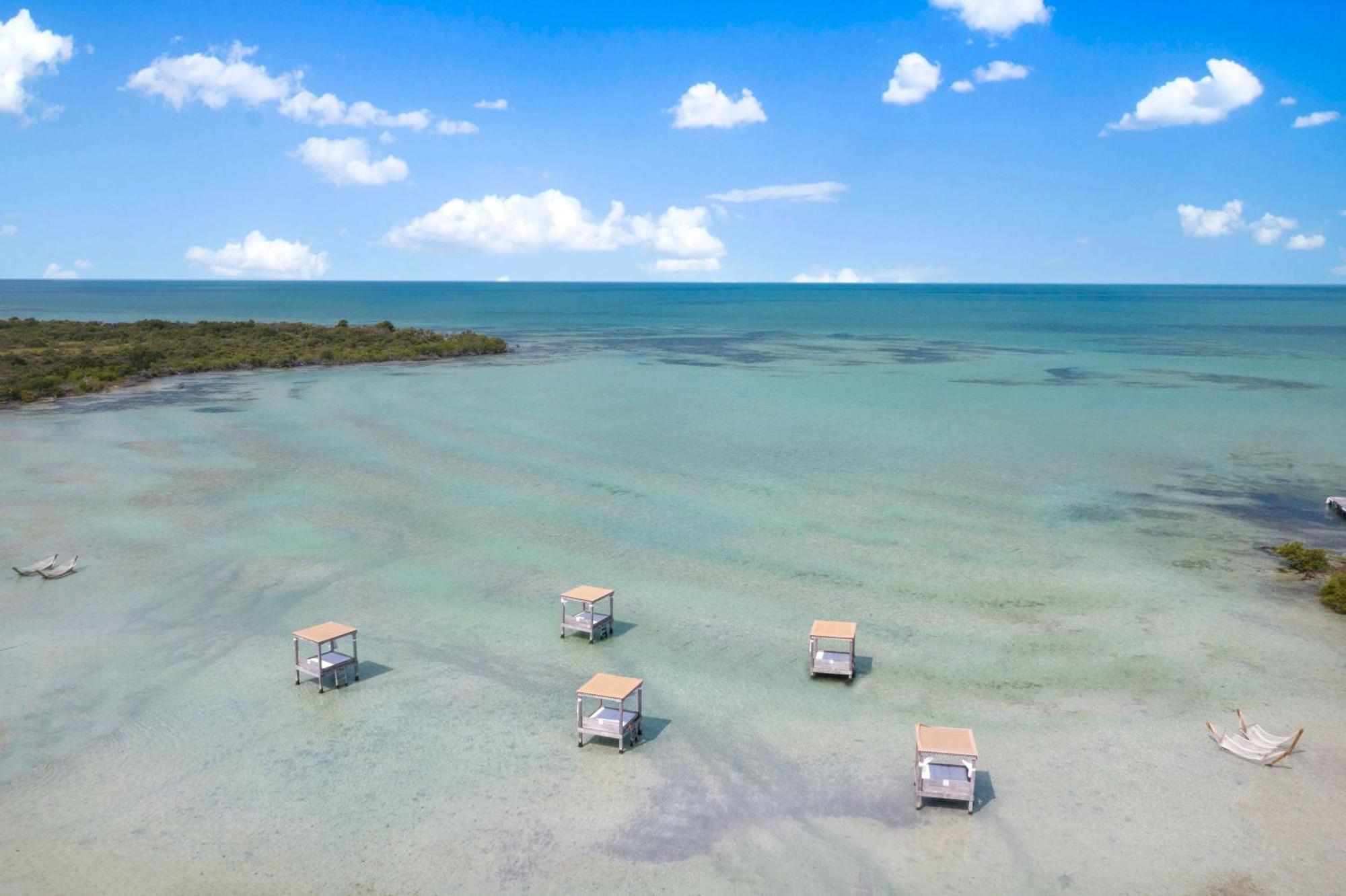 Mahogany Bay Resort And Beach Club, Curio Collection Сан Педро Екстериор снимка