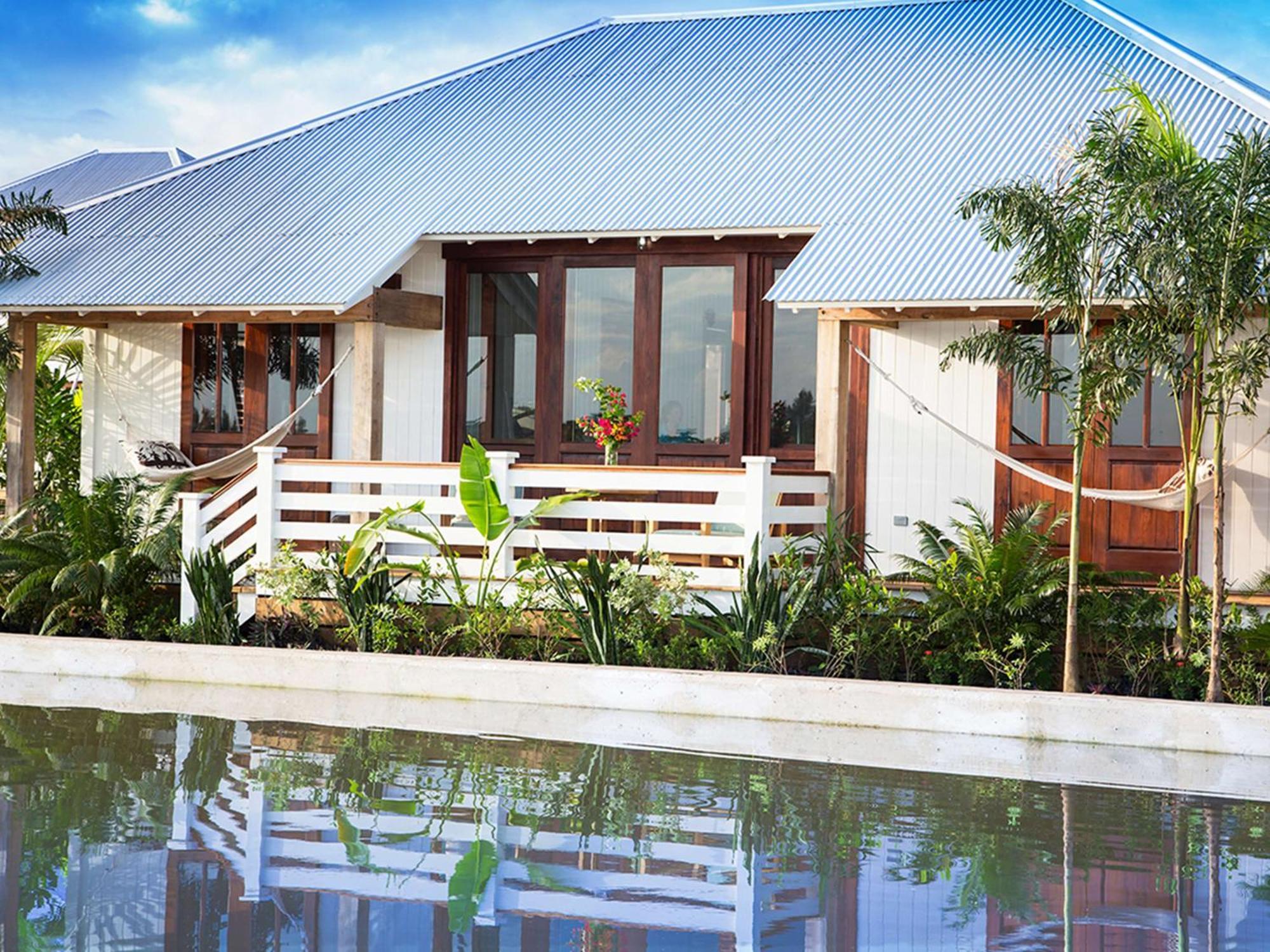 Mahogany Bay Resort And Beach Club, Curio Collection Сан Педро Екстериор снимка