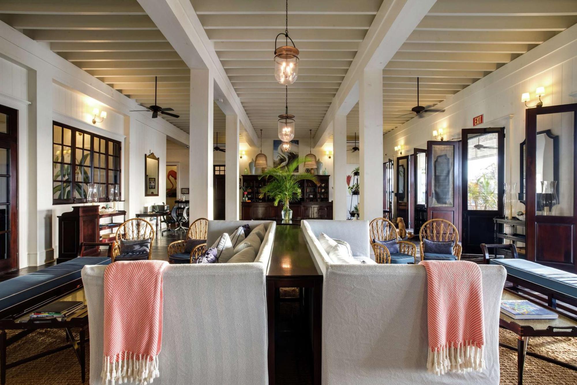 Mahogany Bay Resort And Beach Club, Curio Collection Сан Педро Екстериор снимка